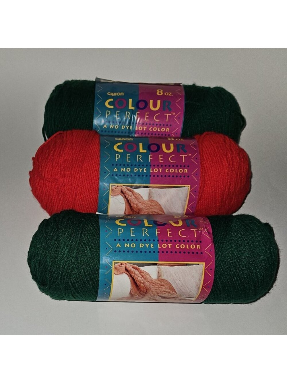 NOS 3 Yarn Skiens Lot Green Red Colour Perfect Caron 8 oz 100% Acrylic Christmas